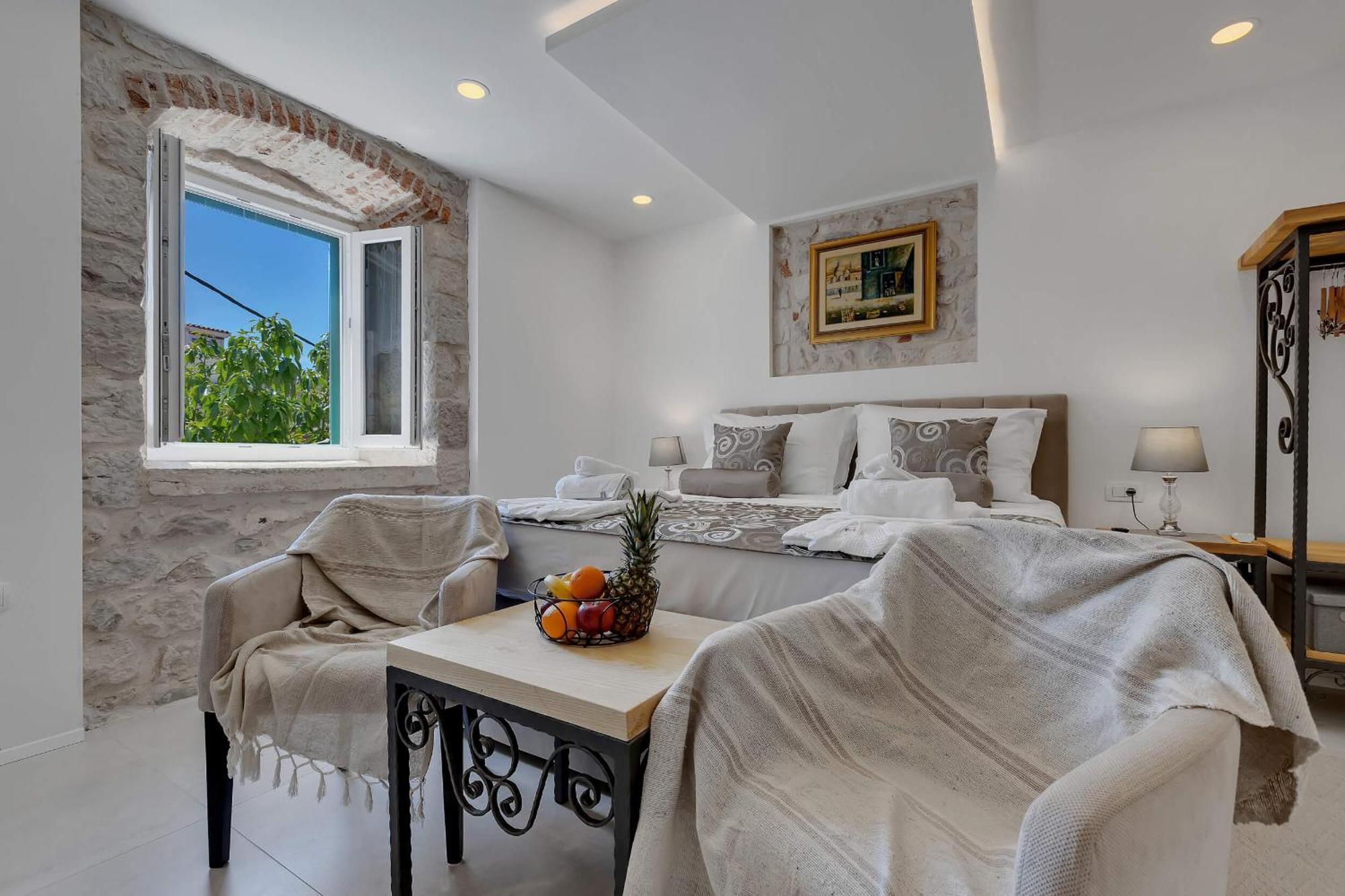 Luxury Palace Bed & Breakfast 4*